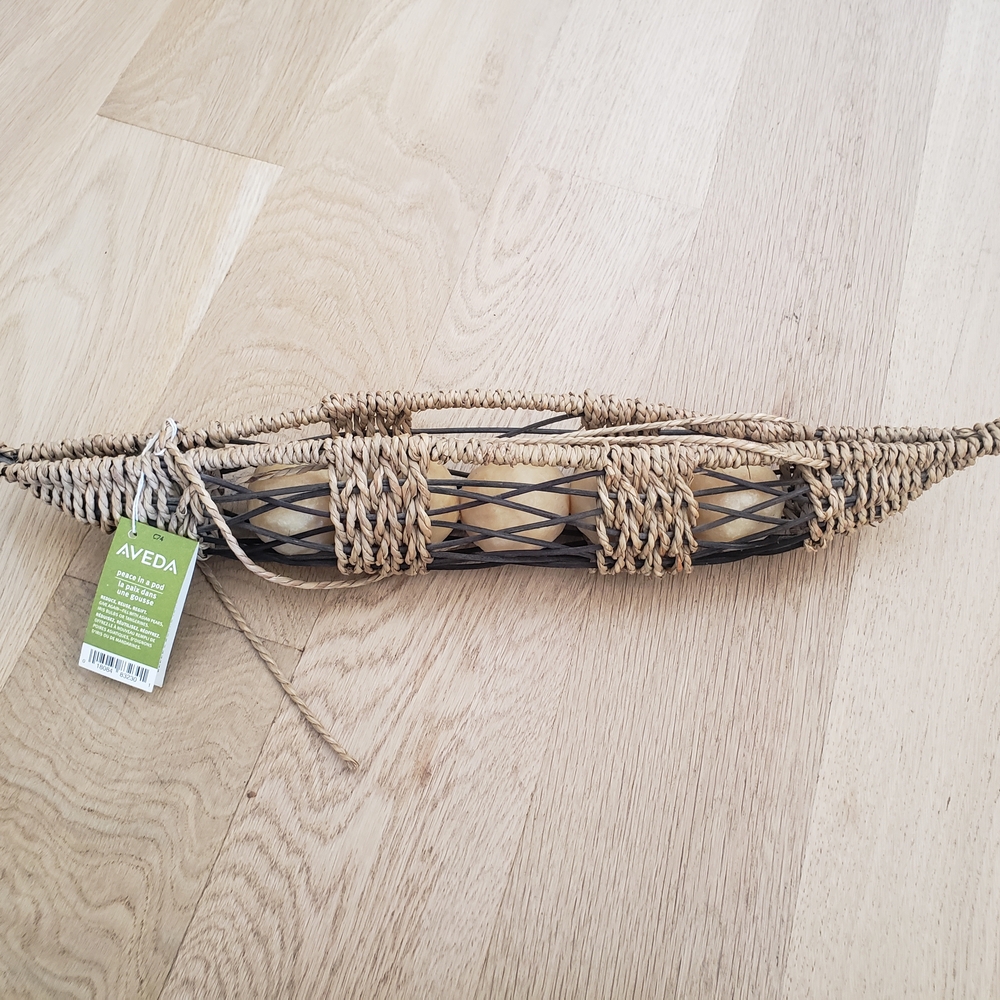 Vintage Aveda Woven Rattan And‎ Seagrass Basket With 5 Soap Spheres